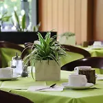 Rtb-hotel - Sportschule Otel Bergisch Gladbach